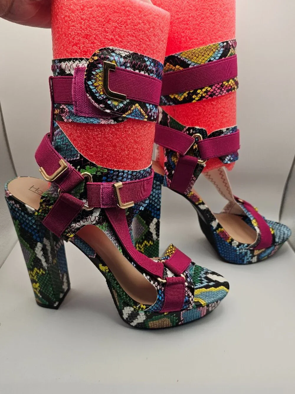 Hot Tomato “Cardee” Multi‑Color Snakeskin Platform Block Heel Sandals – Size 9W - Picture 5 of 9